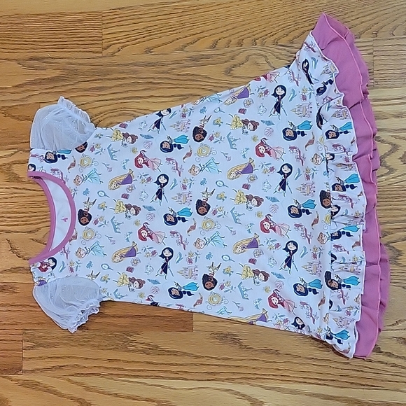 Sz 5/6 Disney Princess nightgown